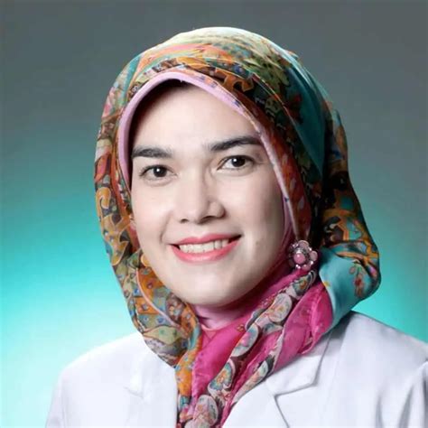dr. Ratna Nurmasari, M. Kes.