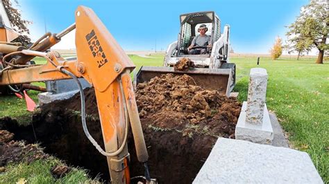 Mimpi Bongkar Kuburan