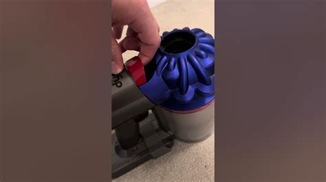 dyson v8 pulsing issue