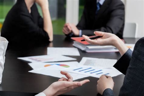 examples of difficult situations in the workplace
