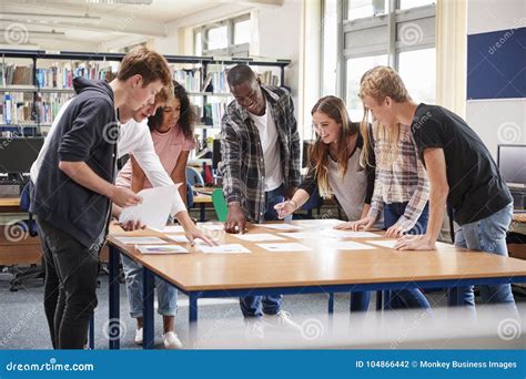 examples of group projects for college students