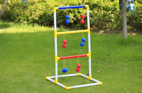 game where you throw balls on string