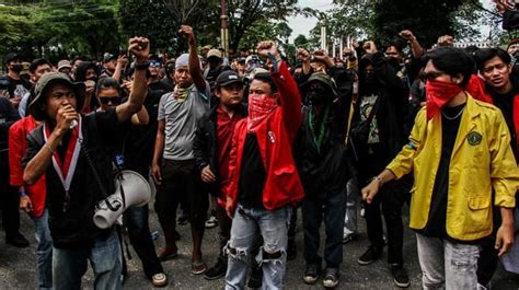 Grup WA Dalang Ricuh