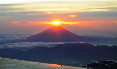 matahari terbit di Gunung Fuji