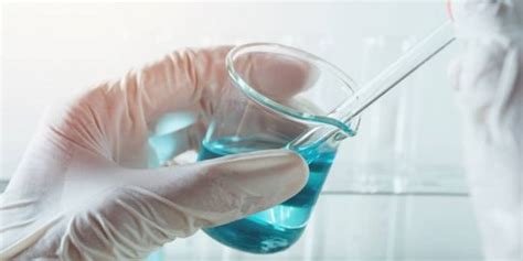 Hindari pemakaian bahan kimia untuk cuci gelas kaca