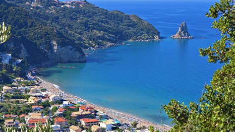 how cold does it get in corfu