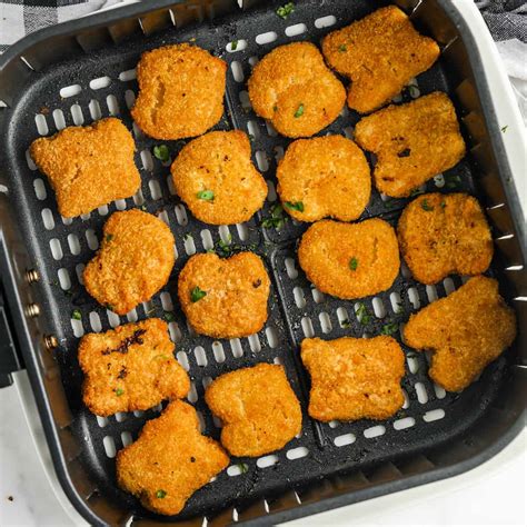 how do i cook frozen chicken nuggets in air fryer