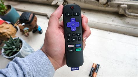 how do i get my volume button to work on my roku remote