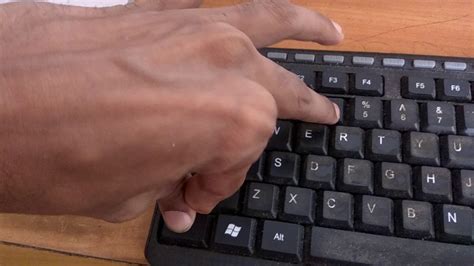 how do i type rupee symbol in keyboard