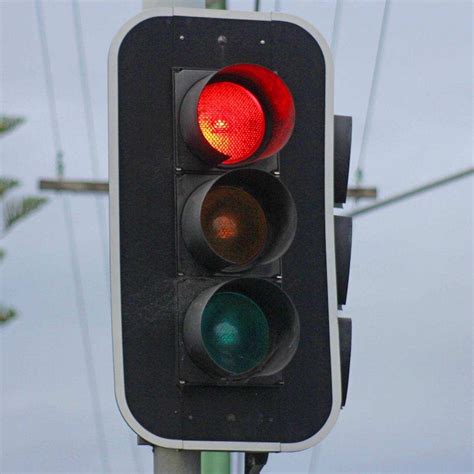 how do traffic lights know when to change