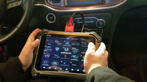 how does a key programmer work