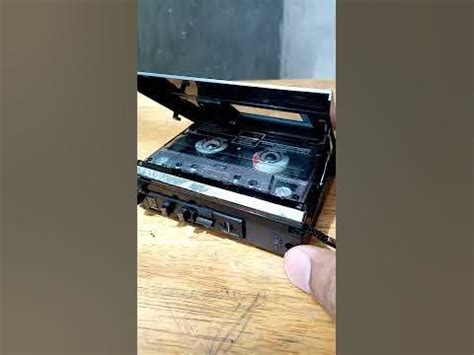 how does cassette auto reverse work