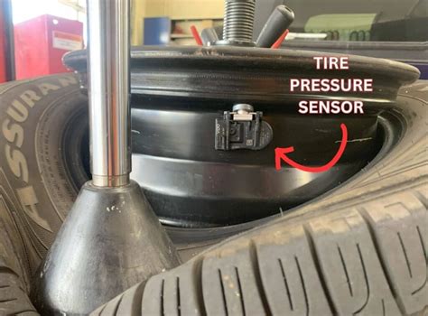 how does tyre pressure warning work