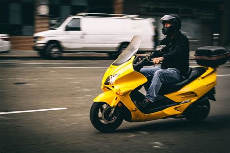 how fast does a 50cc scooter go