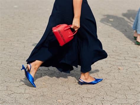 how hard is it to walk in kitten heels