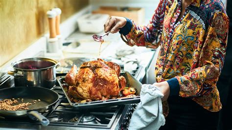how long does a cooked turkey stay good in the fridge
