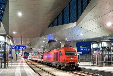 how long does it take to get to the train station