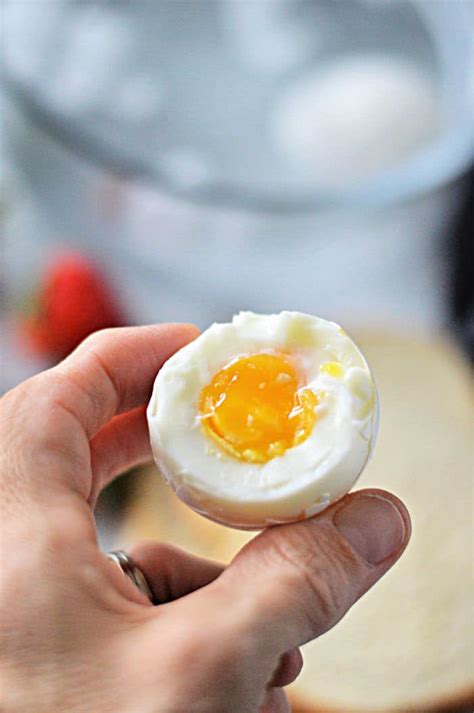 how long does it take to make a soft boiled egg in the microwave