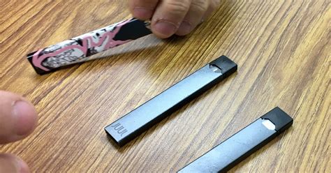 how long is a blinker on a juul