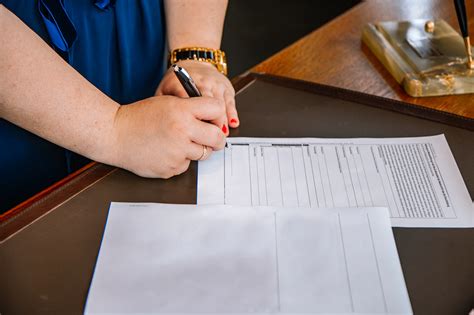 how long is a notarized document valid in illinois