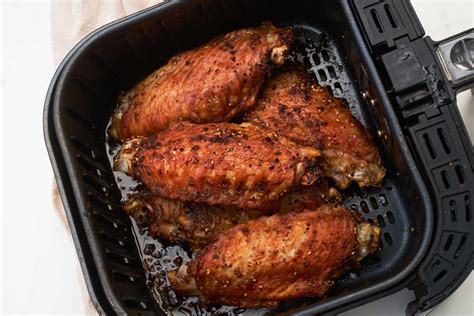 how long to cook large turkey wings in air fryer