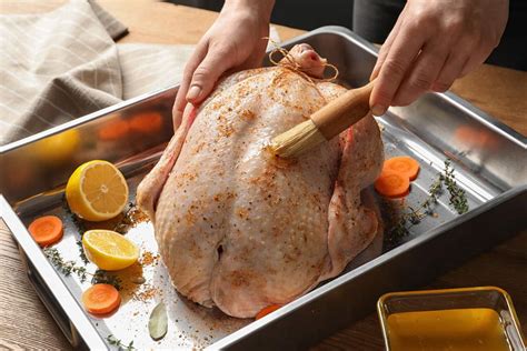 how long will a fresh turkey keep in the fridge