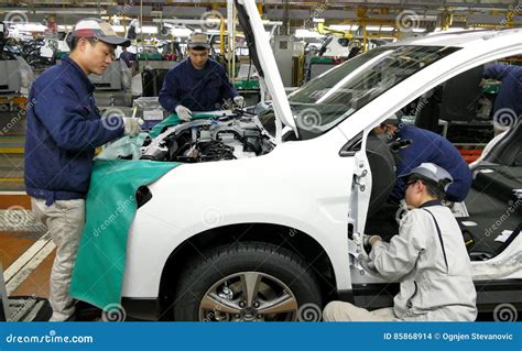 how much do car assembly line workers make