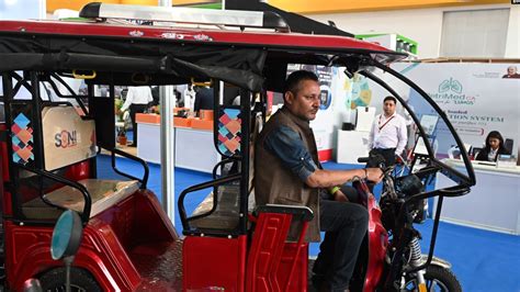 how much does a rickshaw ride cost in india