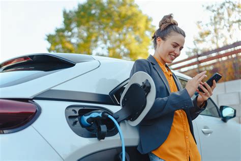 how much does it cost to charge a plug in hybrid at home uk