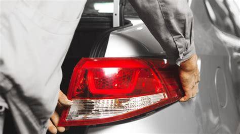 how much does it cost to fix a back tail light