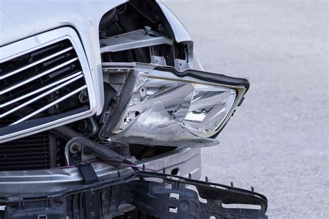 how much does it cost to fix a broken headlight