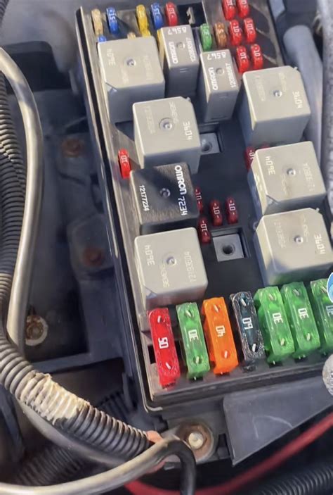 how much does it cost to replace a brake light fuse