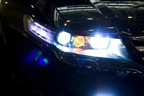 how much does it cost to replace a headlight bulb uk