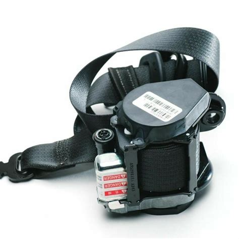 how much does it cost to replace a seat belt in a car