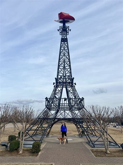 how tall is the eiffel tower in paris tx