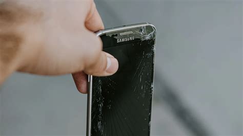 how to access files on android phone with broken screen