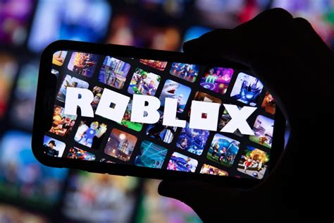 how to appear offline on roblox while playing mobile 2025