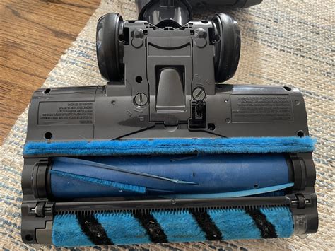 how to clean a shark hoover roller