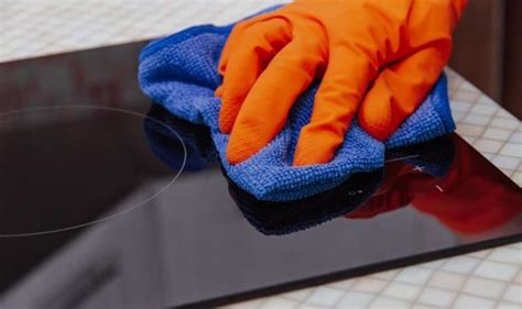 how to clean ceramic hob with baking soda
