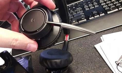 how to connect plantronics headset to computer via bluetooth