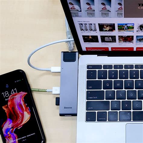 how to copy files from flash drive to macbook pro