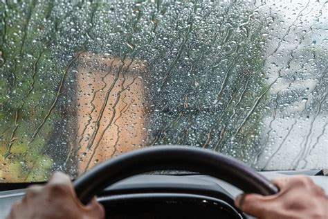how to defog my windshield in humidity