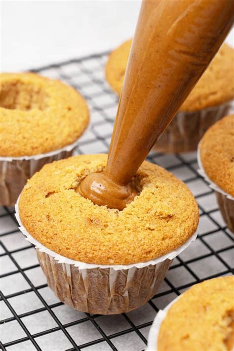 how to easily fill cupcakes