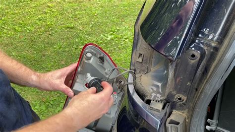 how to fix a blinker on a car