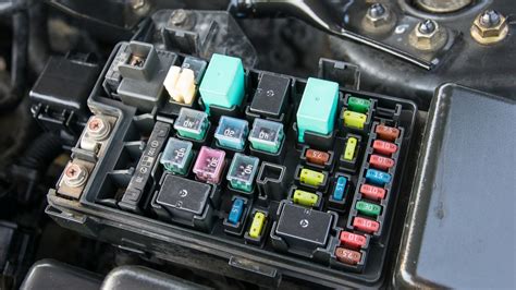 how to fix light fuse car