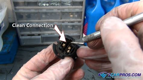 how to fix tail light socket