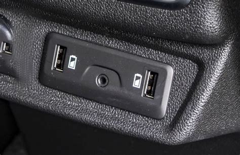how to fix usb port in car