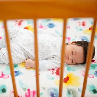 how to get baby to fall asleep in crib