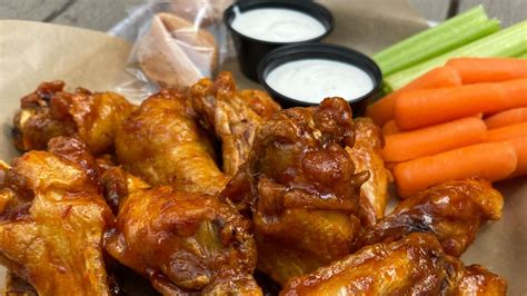 how to get buffalo wild wings w2