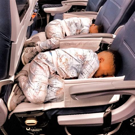 how to get kids to sleep on a plane